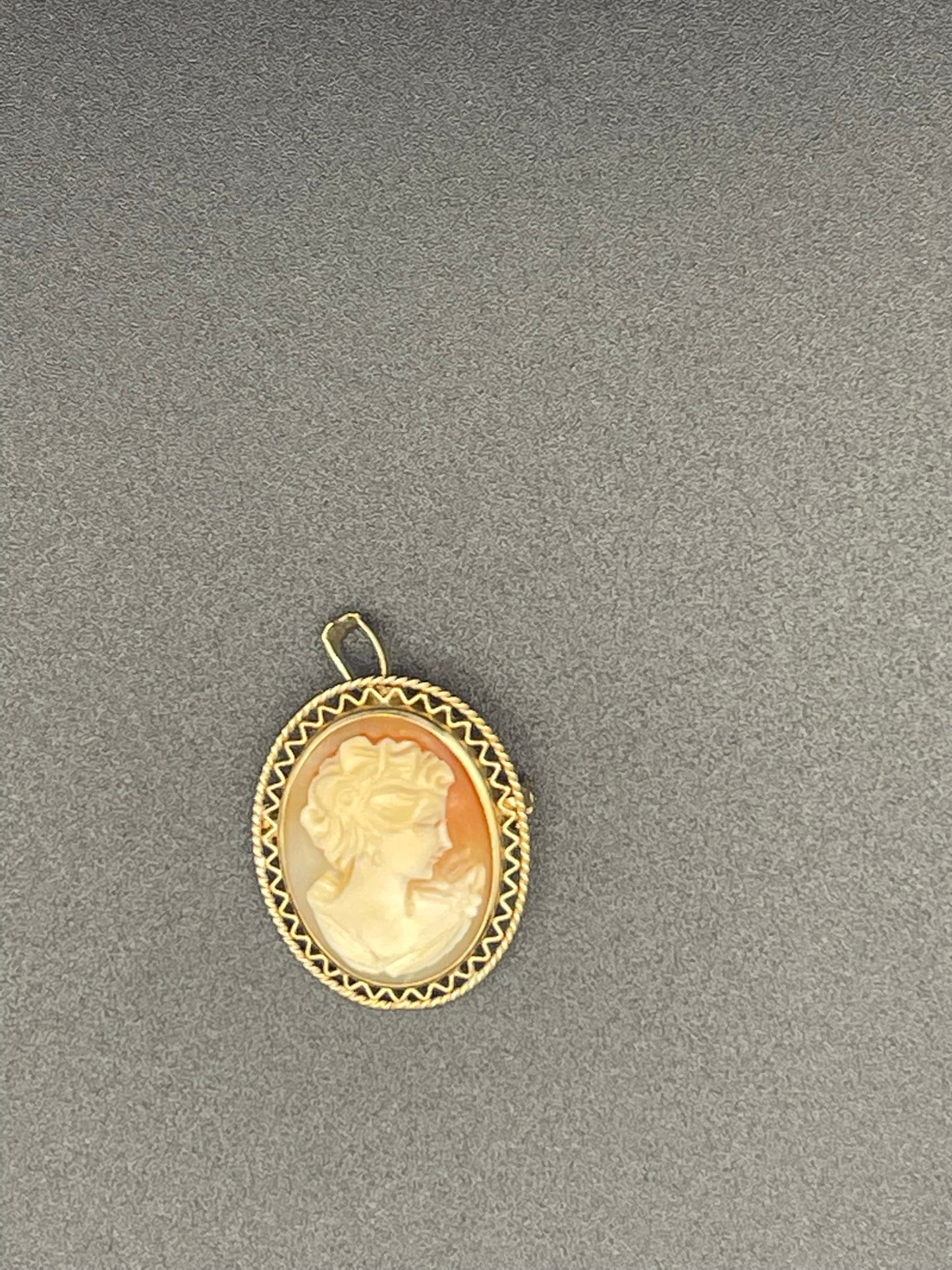 Vintage 9ct Gold Cameo